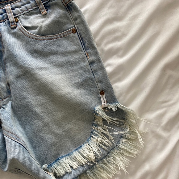 ONE Teaspoon Fringe Denim Shorts - Picture 4 of 8